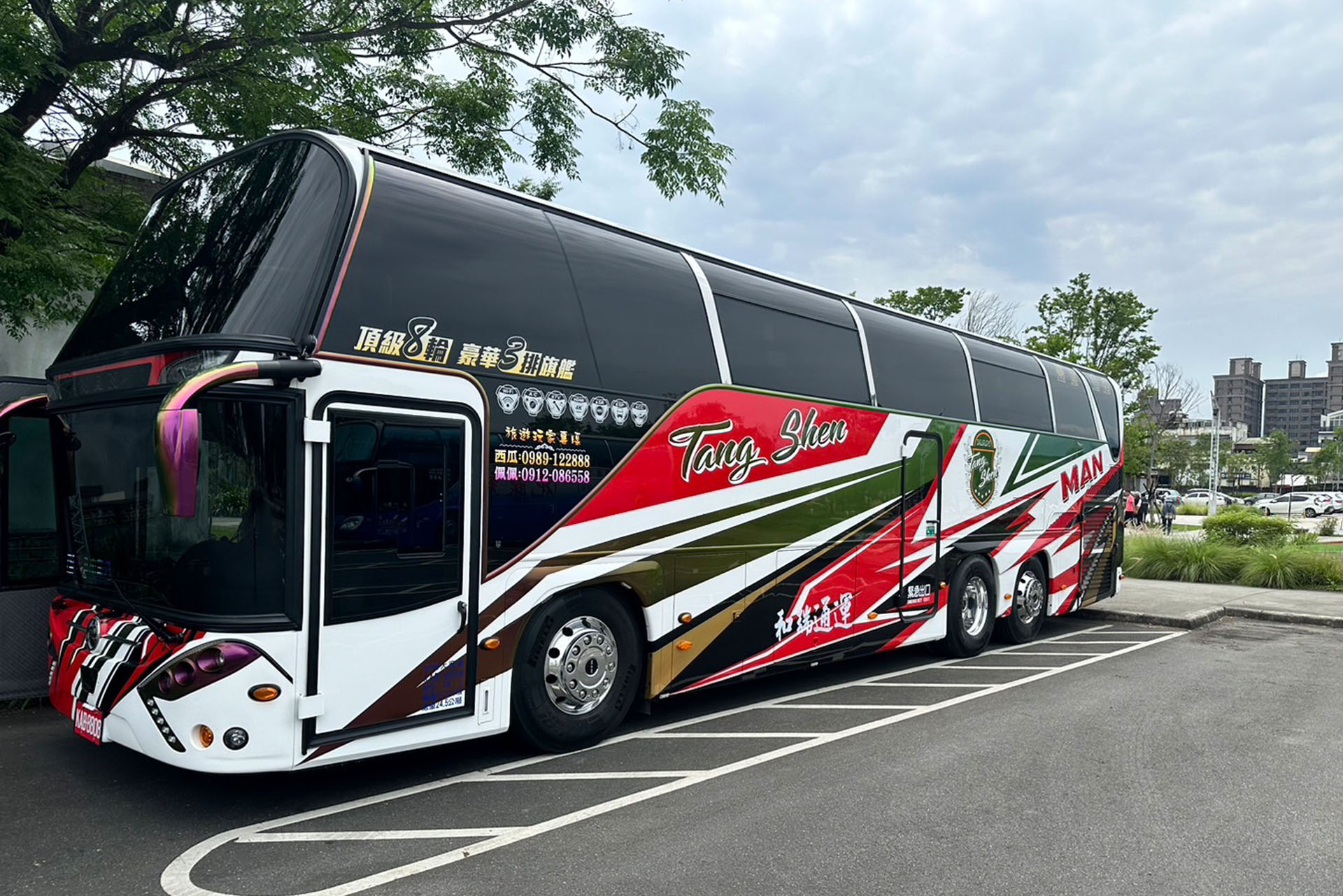 全車冷氣：讓您在炎炎夏日也能享受涼爽舒適的旅程